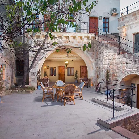 Ortahisar Castle View Cave House Ürgüp