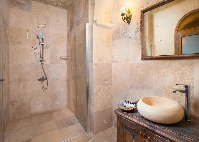 Ortahisar Castle View Cave House *