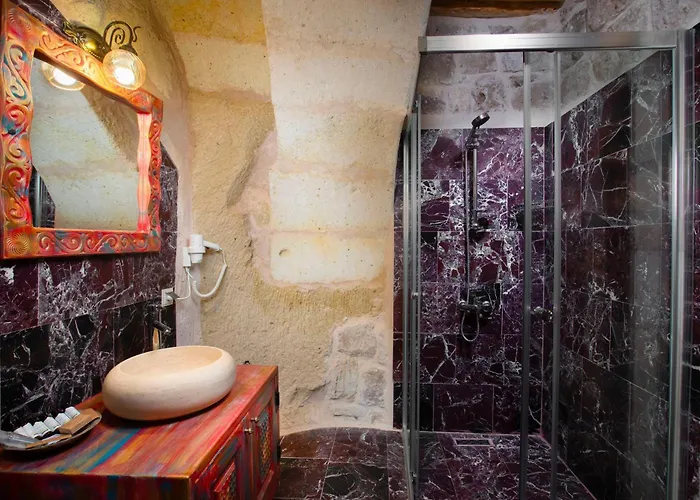 Ortahisar Castle View Cave House *